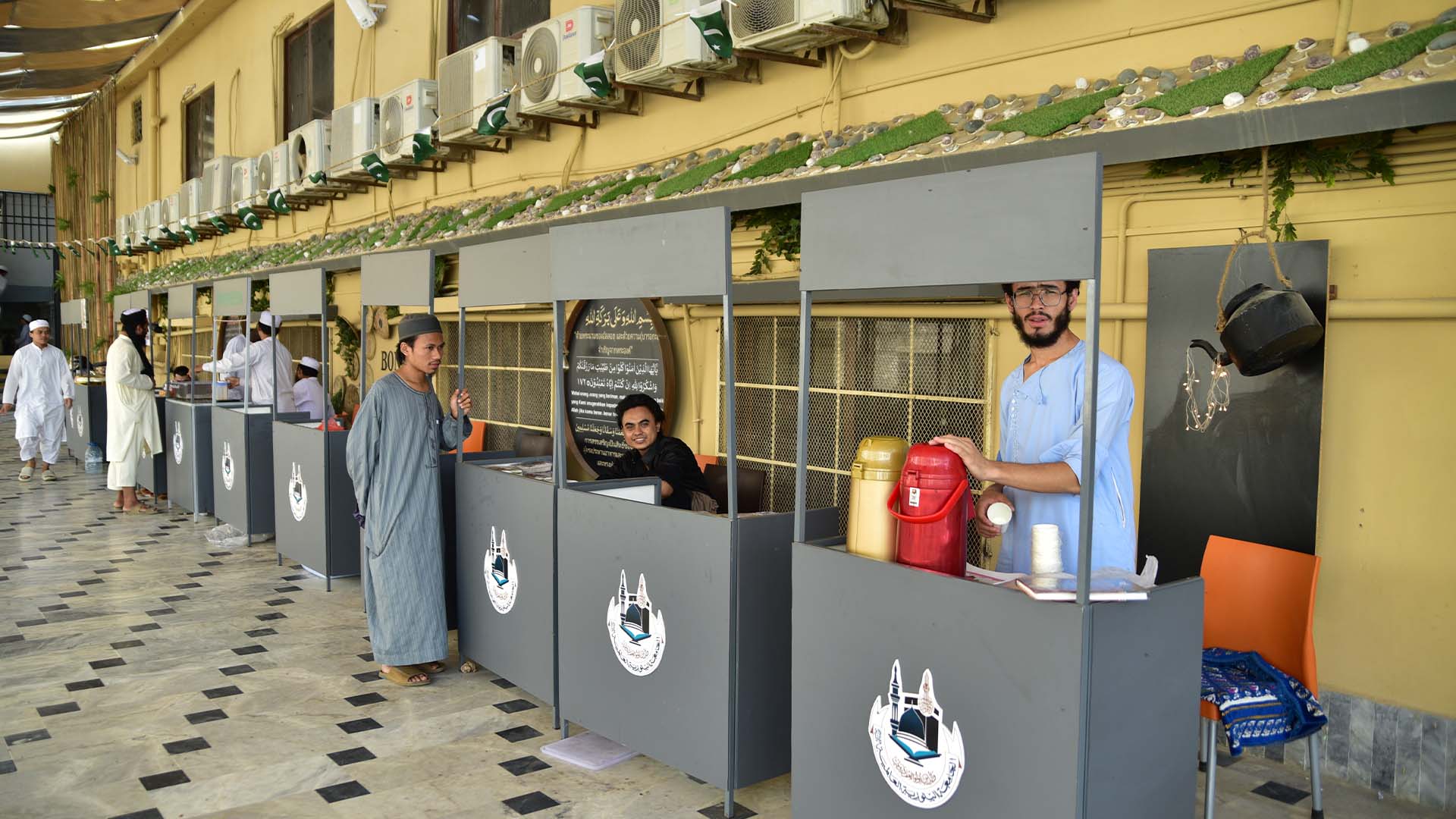Students operating food cart