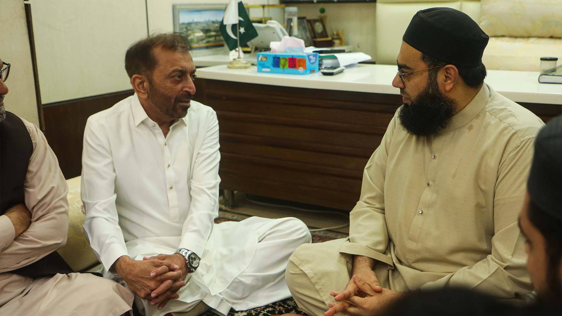 Farooq Sattar Visit Binoria and Meet Noman Naeem
