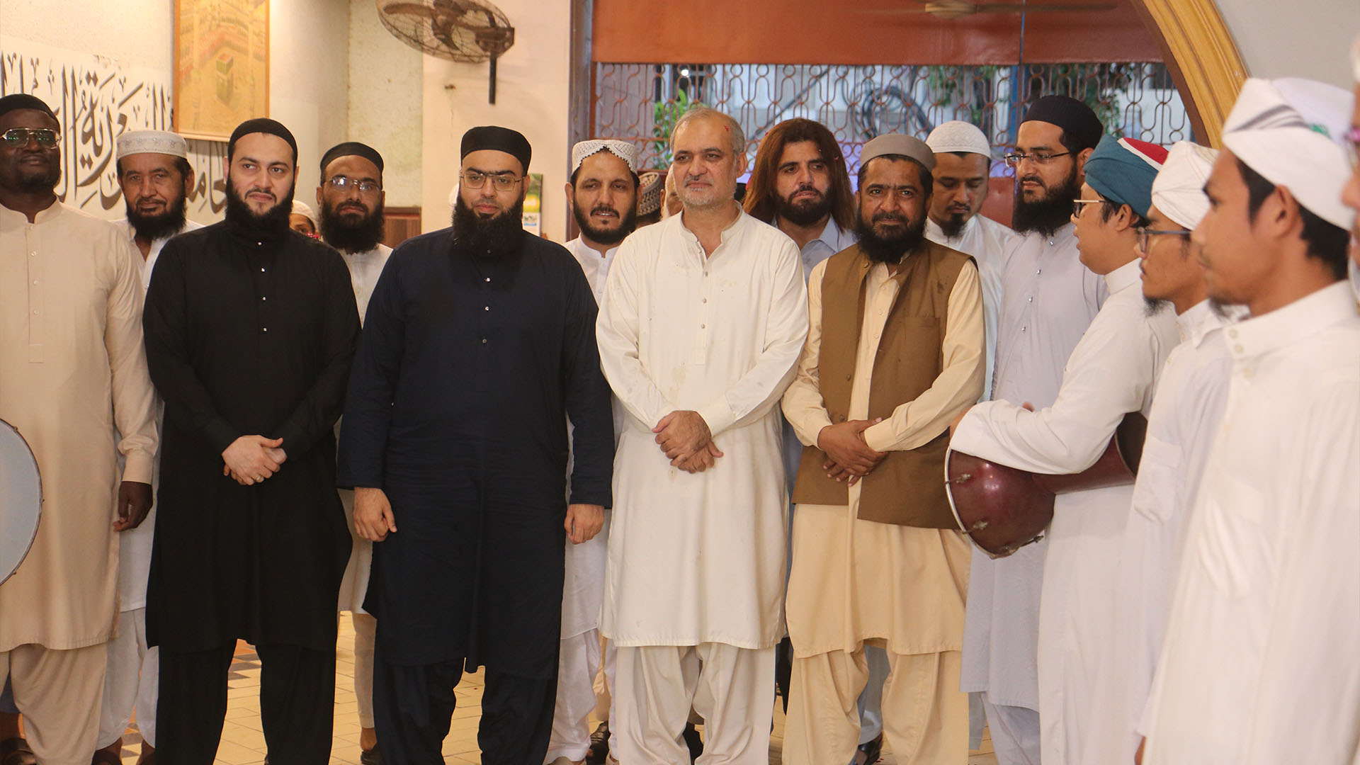 Group Photo with Hafiz Naeem ur Rahman